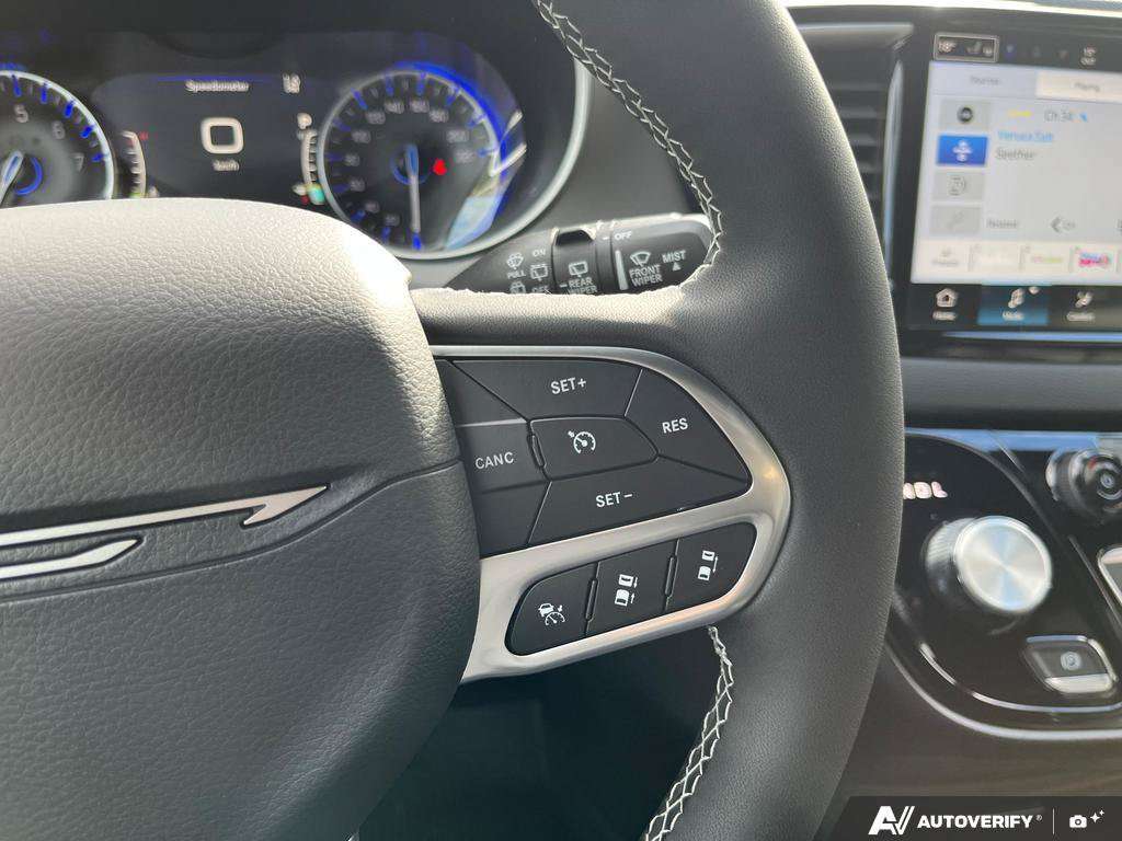 2027 Chrysler Grand Caravan — photo 16 of 25