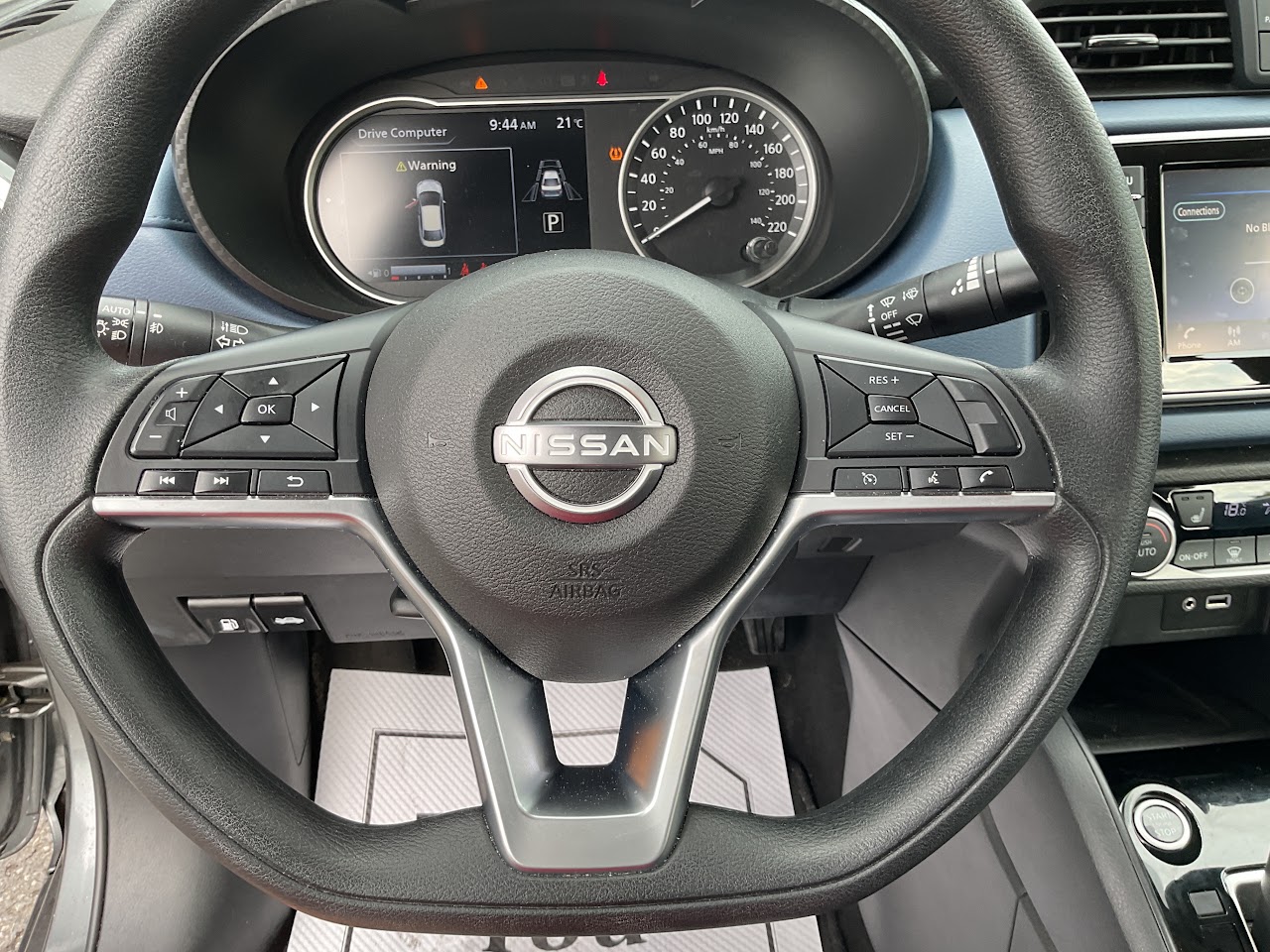 2025 Nissan Versa — photo 26 of 33