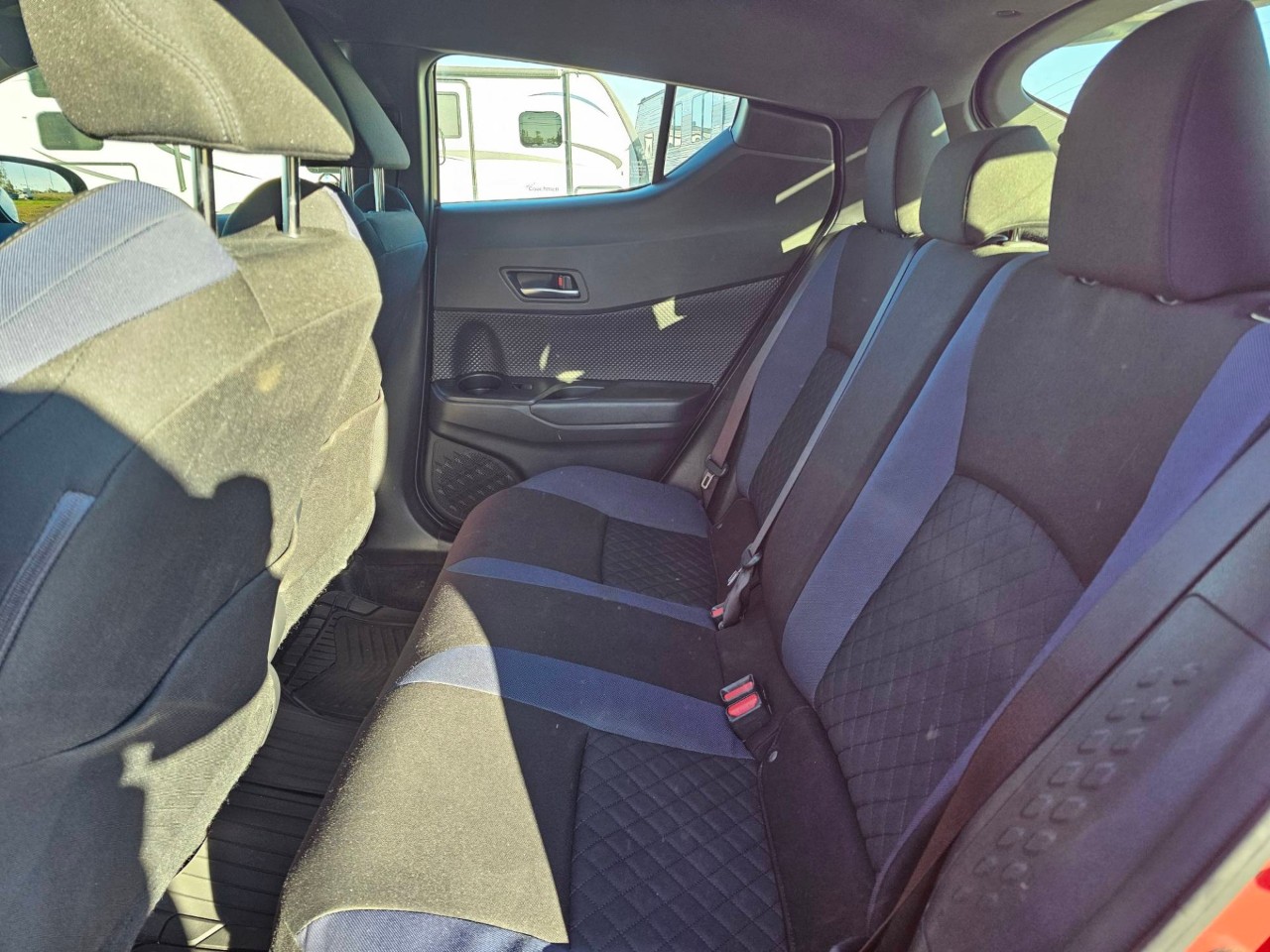 2021 Toyota C-HR — photo 18 of 22