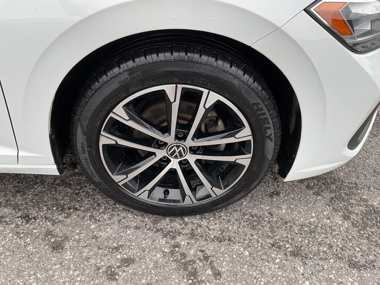 2024 Volkswagen Jetta — photo 18 of 39