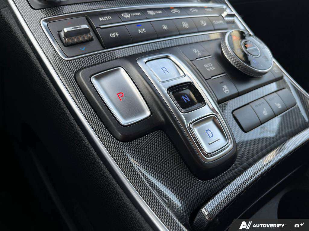 2023 Hyundai Santa Fe — photo 18 of 25