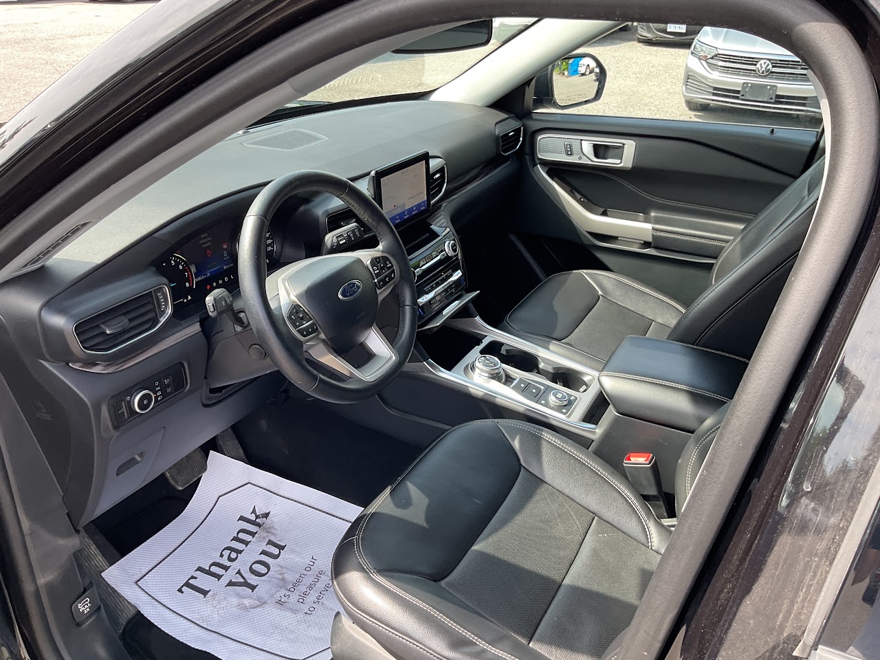 2024 Ford Explorer — photo 21 of 34