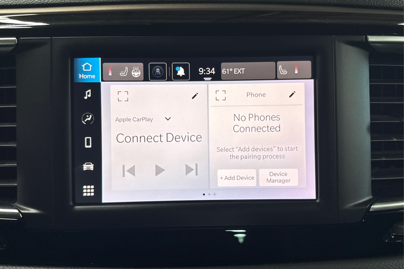 2024 Chrysler Grand Caravan — photo 18 of 34