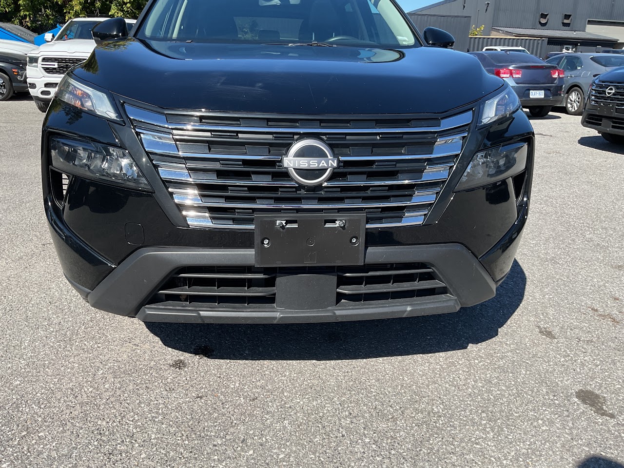 2025 Nissan Rogue — photo 11 of 34