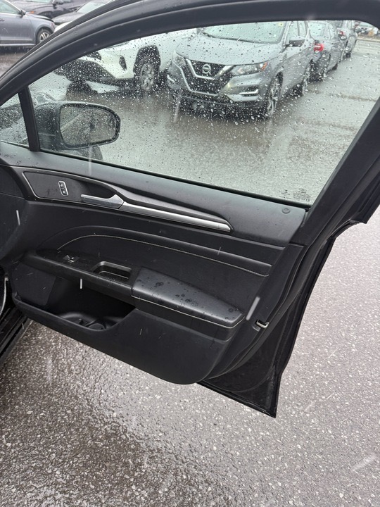 2020 Ford Fusion — photo 20 de 27