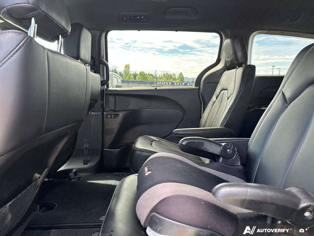 2025 Chrysler Grand Caravan — photo 23 of 25