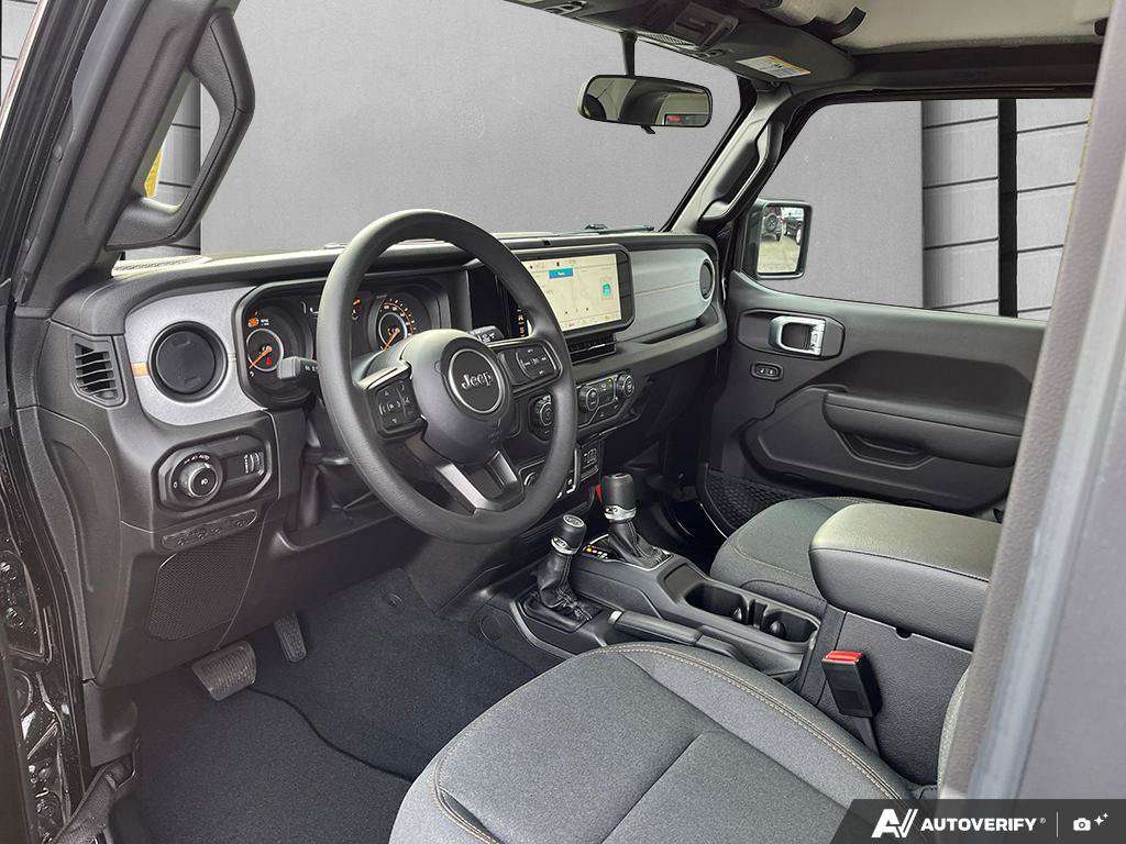 2026 Jeep Wrangler — photo 12 de 24