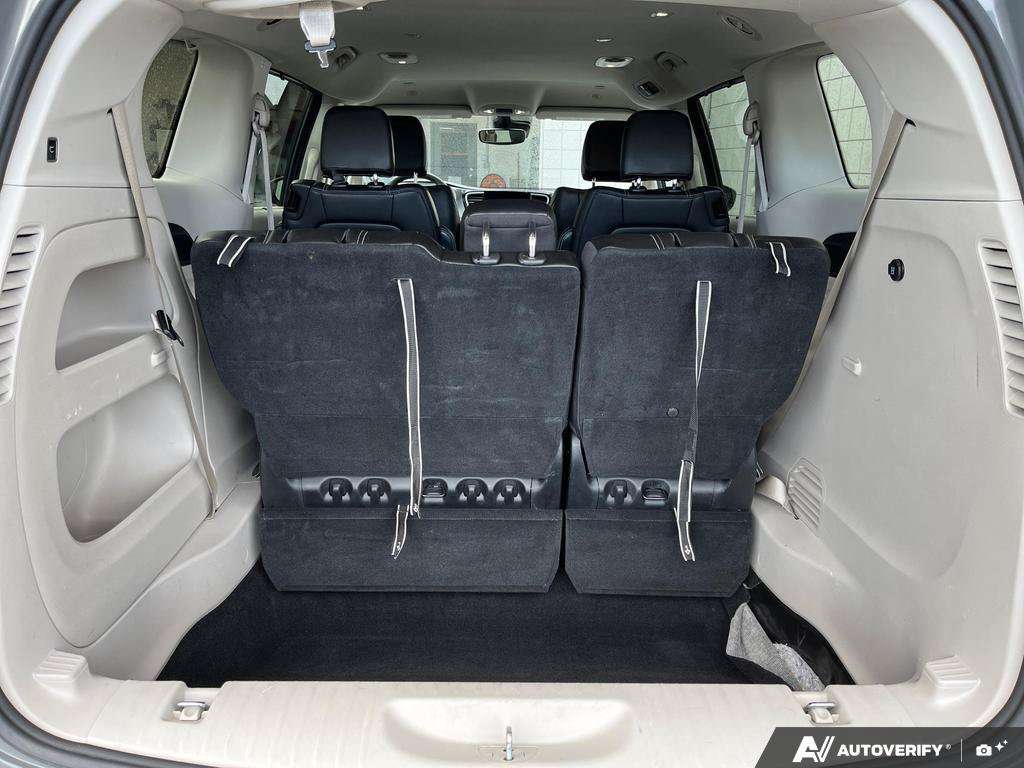 2023 Chrysler Pacifica — photo 12 of 25