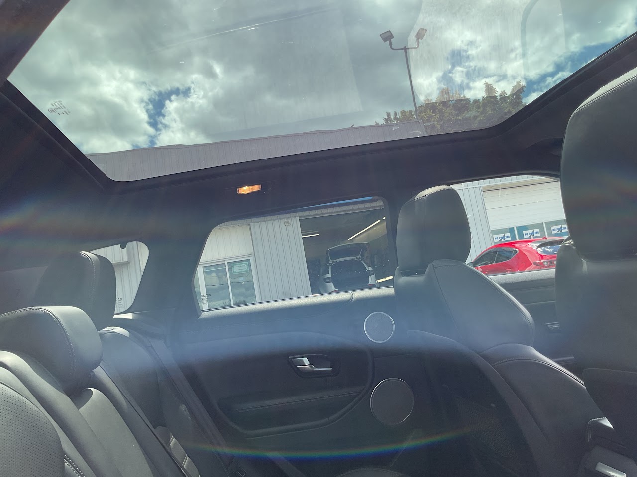 2017 Land Rover Range Rover Evoque — photo 34 of 36
