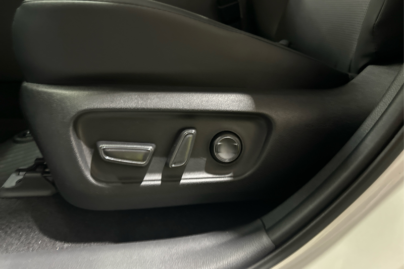 2026 Toyota RAV4 — photo 26 of 28