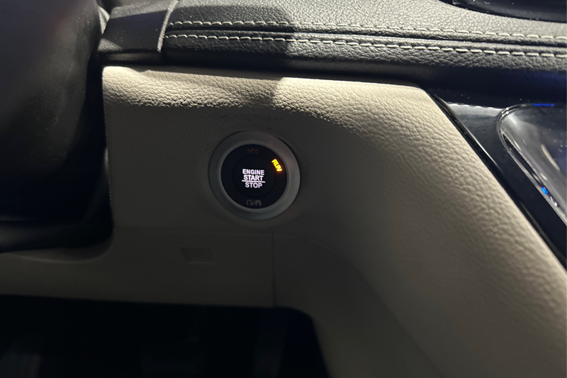 2023 Chrysler Pacifica — photo 27 of 33
