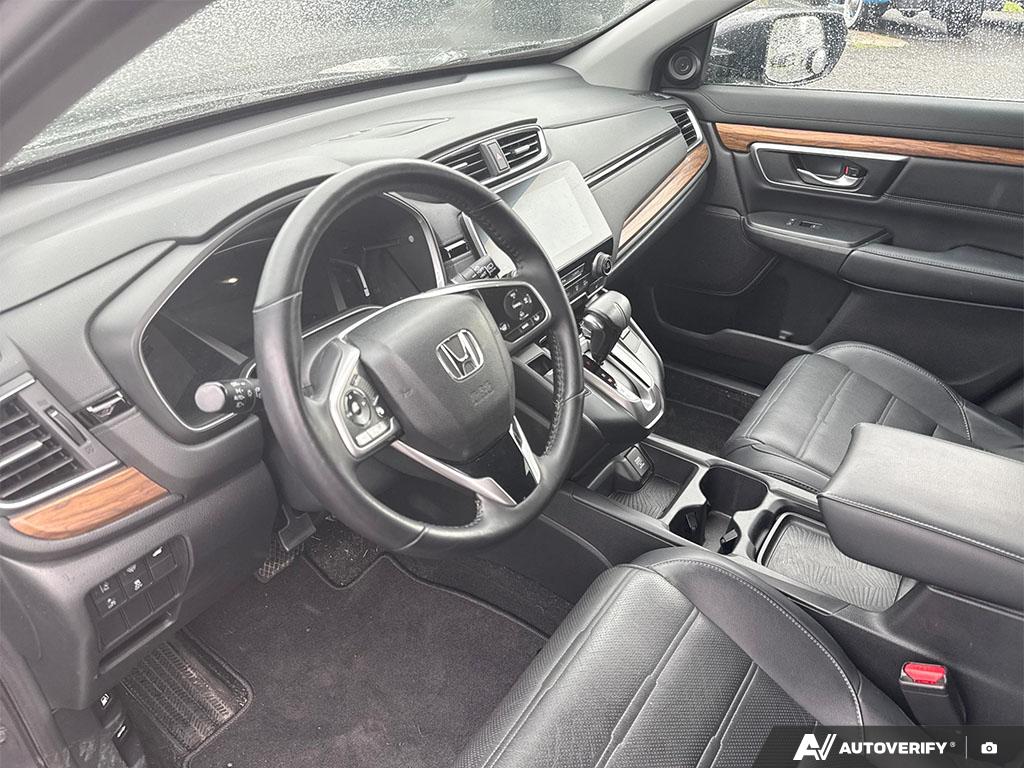 2017 Honda CR-V — photo 13 of 25