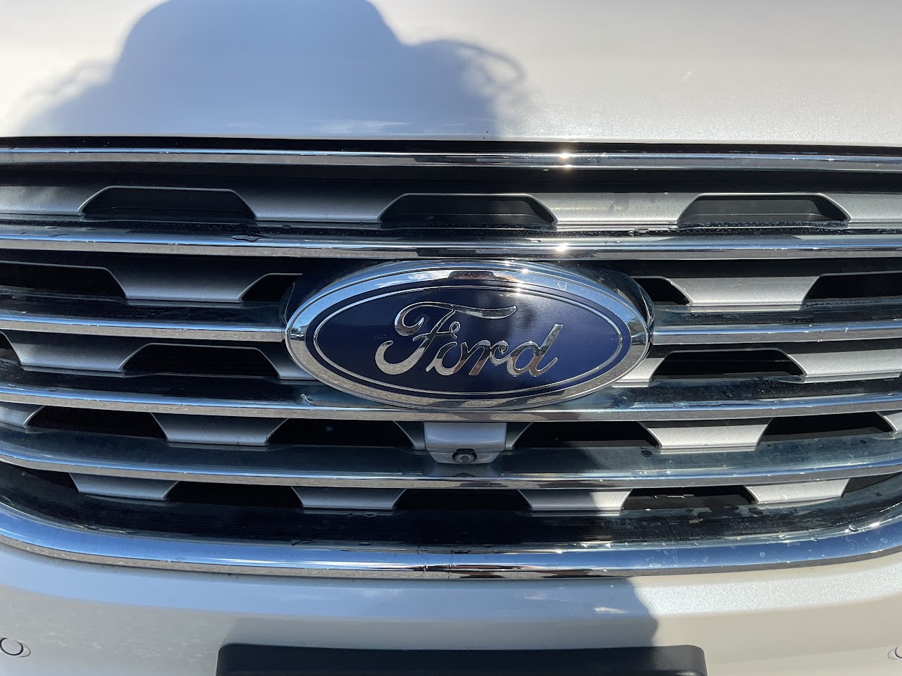 2019 Ford Edge — photo 18 of 33