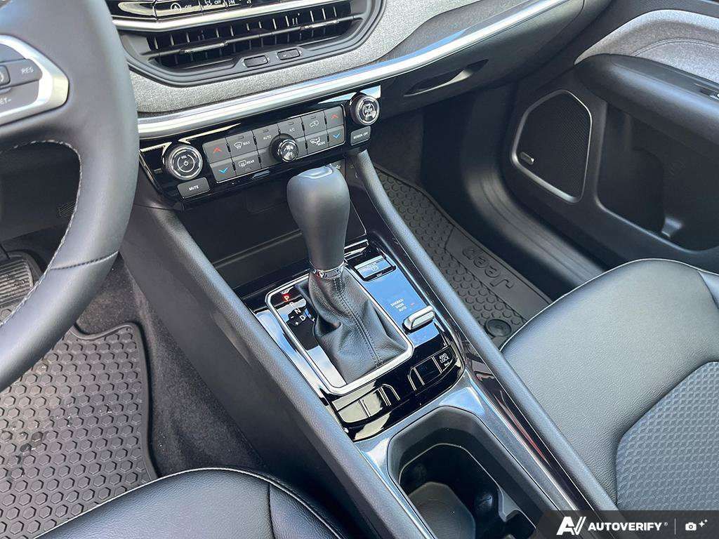 2026 Jeep Compass — photo 18 de 25
