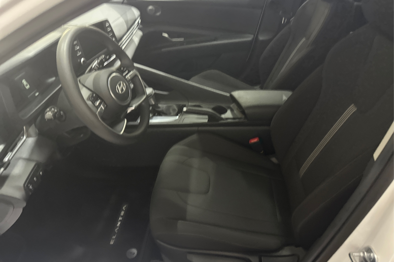 2026 Hyundai Elantra — photo 12 of 32