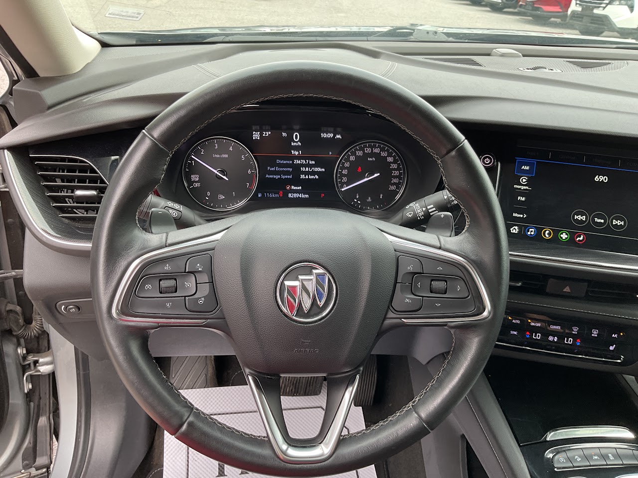 2023 Buick Envision — photo 23 of 34