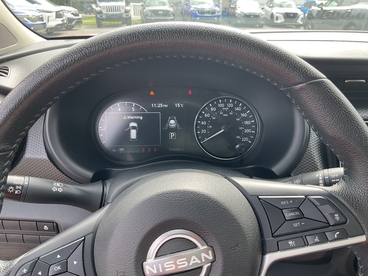 2025 Nissan Kicks Play — photo 27 of 34