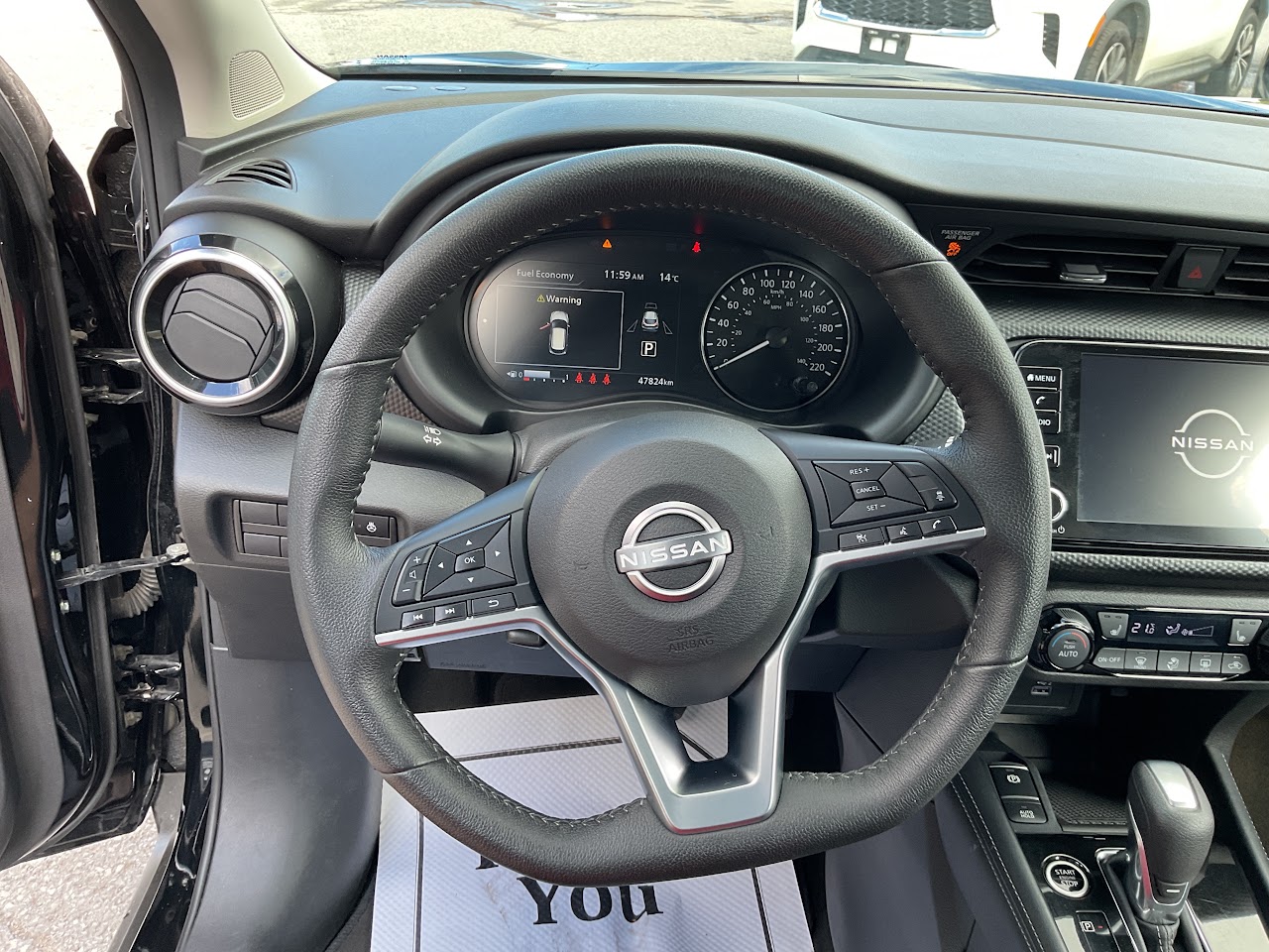 2025 Nissan Kicks Play — photo 27 of 34
