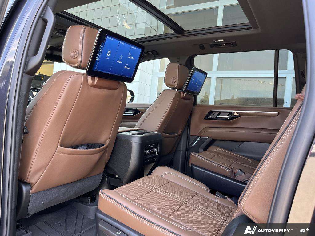 2025 Chevrolet Suburban — photo 23 of 25