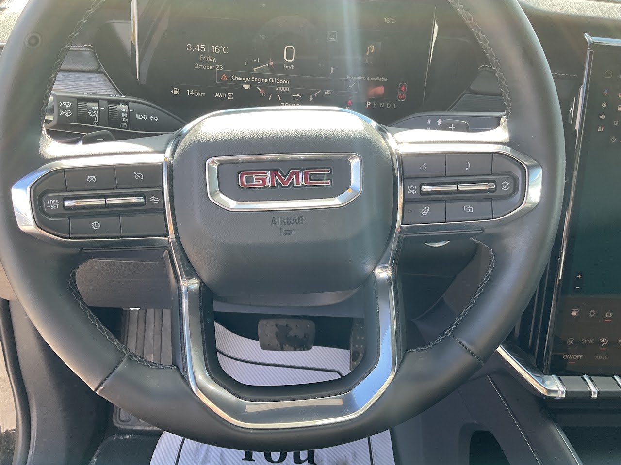 2025 GMC Acadia — photo 29 of 34