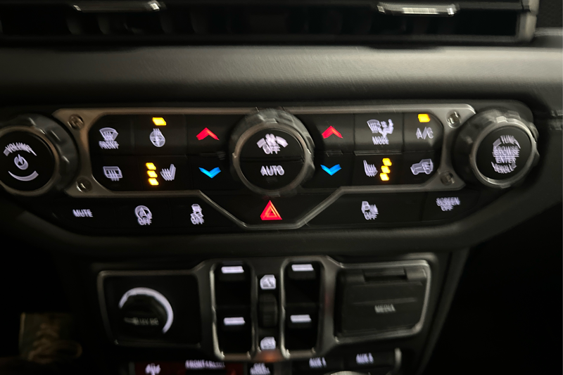 2025 Jeep Wrangler — photo 19 de 25