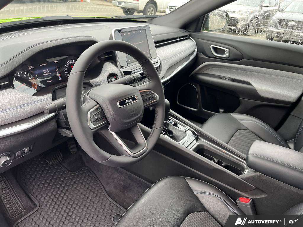 2025 Jeep Compass — photo 13 of 25