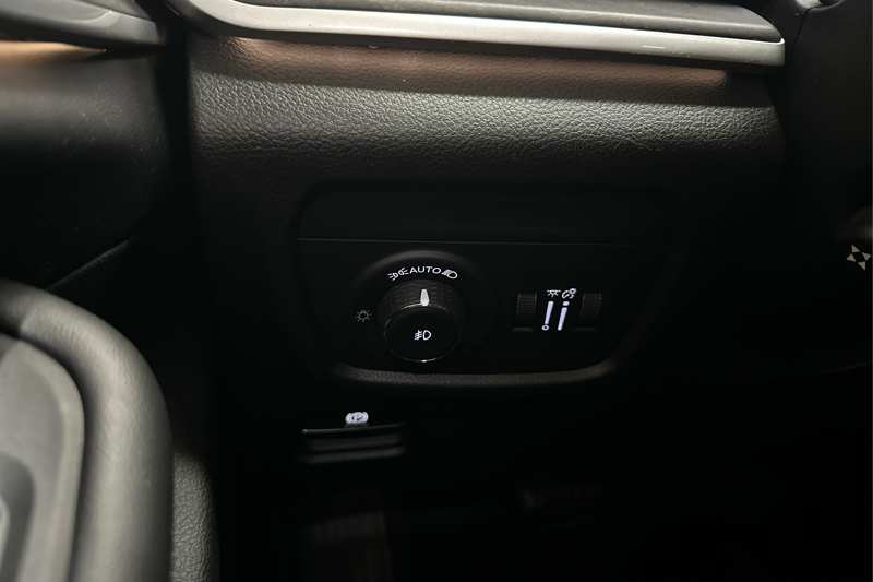 2021 Jeep Grand Cherokee L — photo 16 de 30