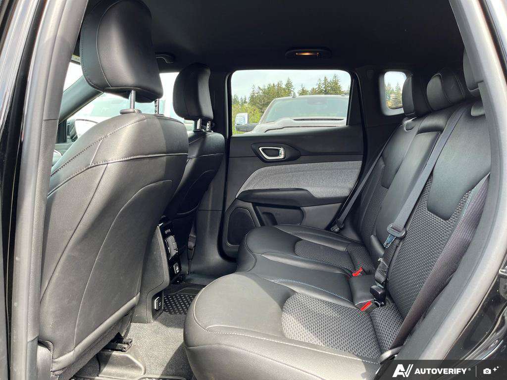 2025 Jeep Compass — photo 23 of 25