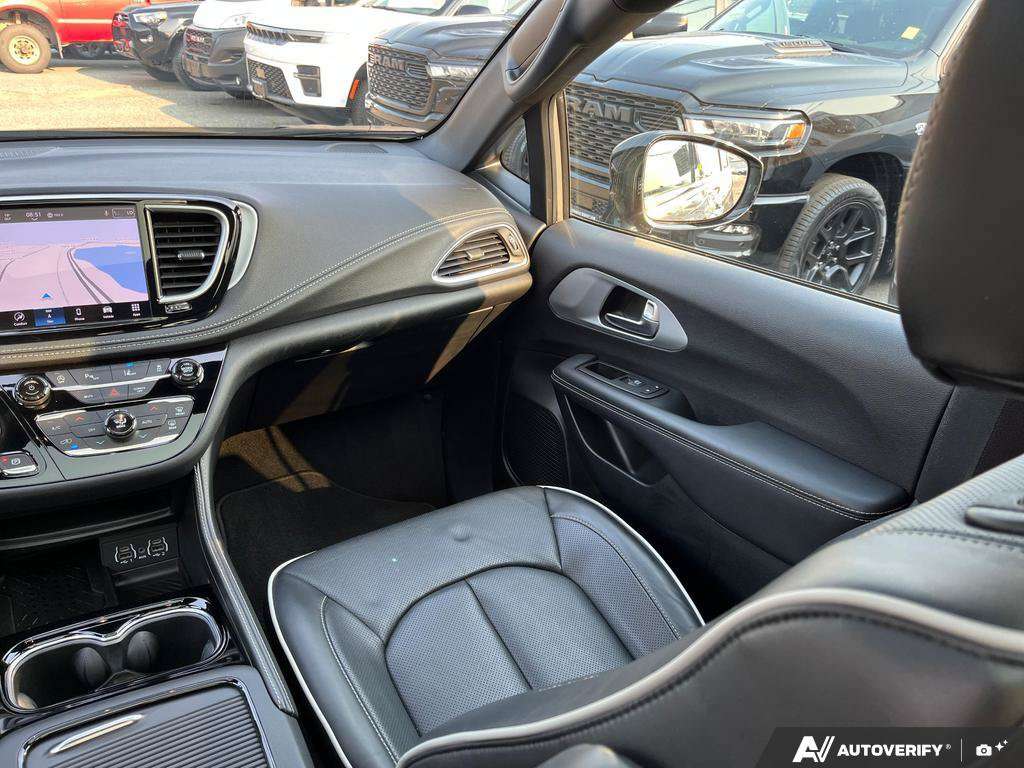 2025 Chrysler Pacifica — photo 25 de 25