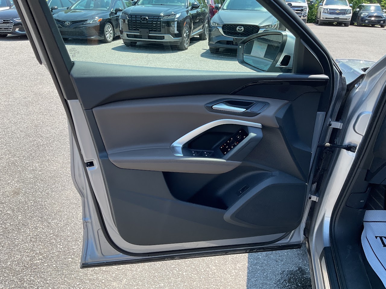 2025 Audi Q5 — photo 30 of 33