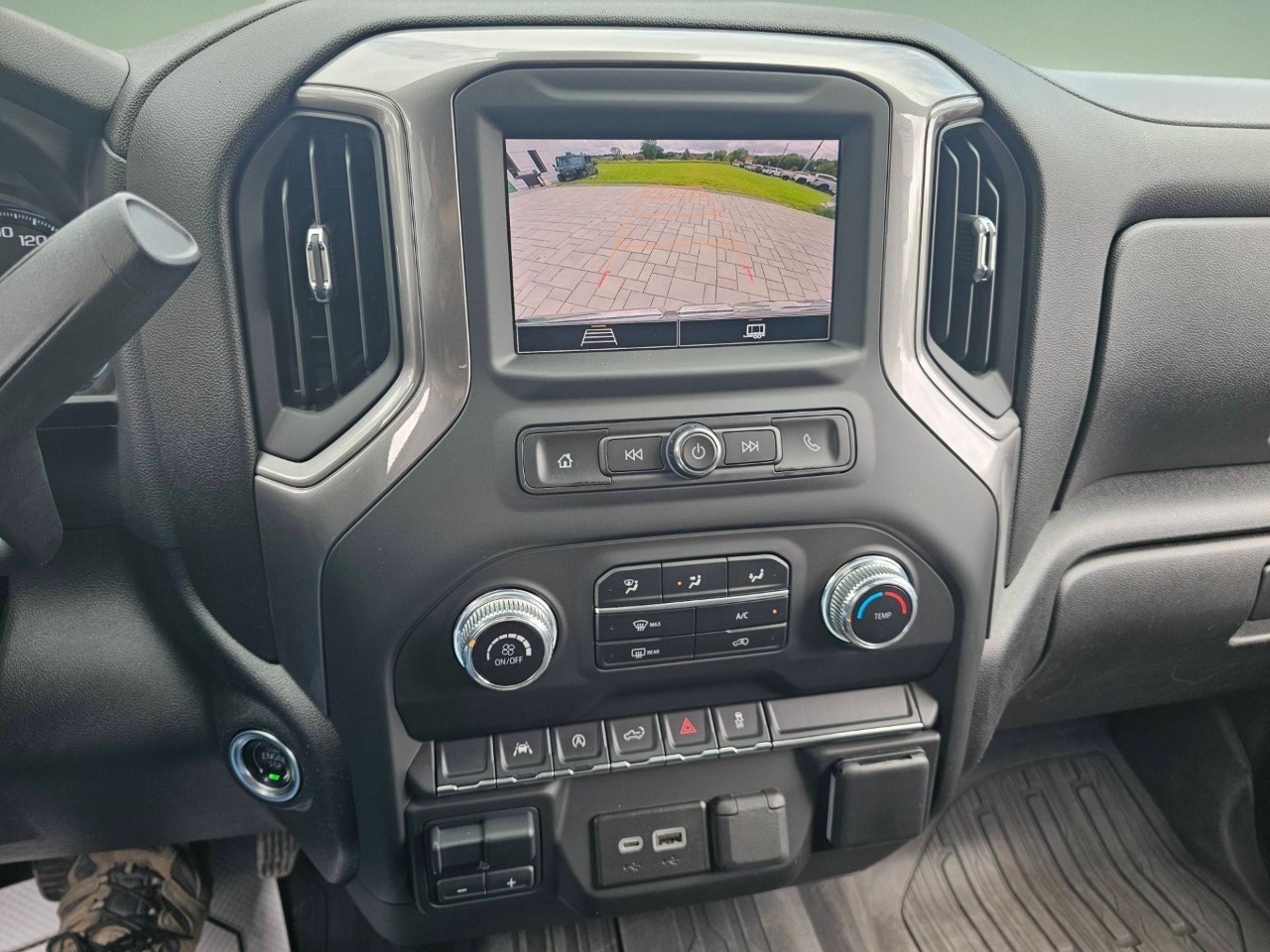 2024 GMC Sierra 1500 — photo 12 of 20