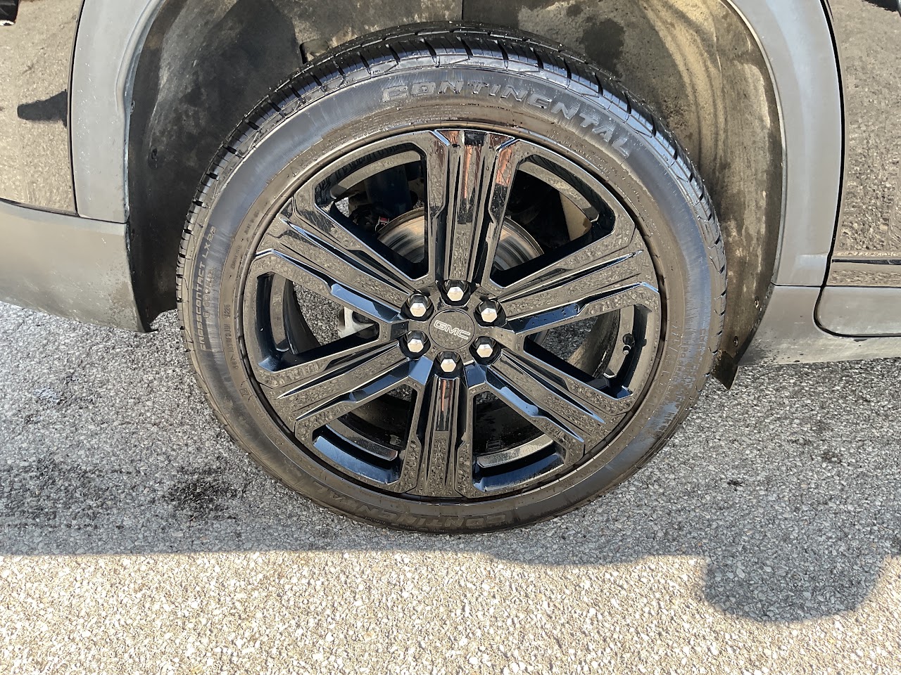 2025 GMC Acadia — photo 18 of 34