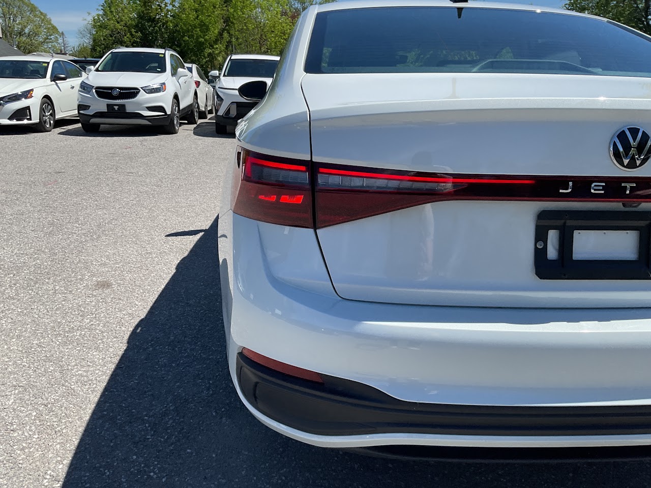 2025 Volkswagen Jetta — photo 17 of 34
