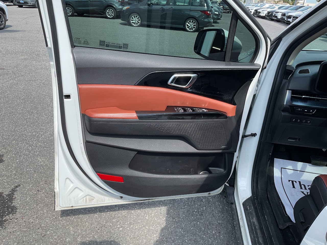 2024 Kia Carnival — photo 30 of 34