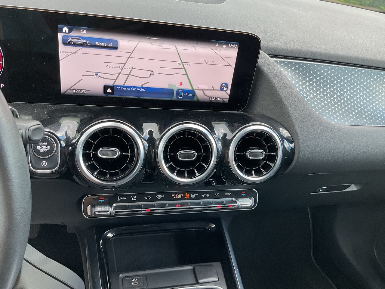 2026 Mercedes-Benz GLA — photo 28 of 34