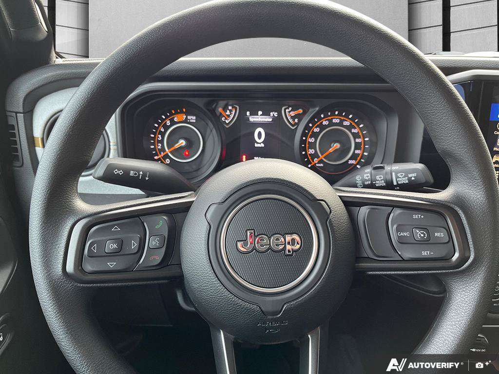 2026 Jeep Wrangler — photo 13 de 24