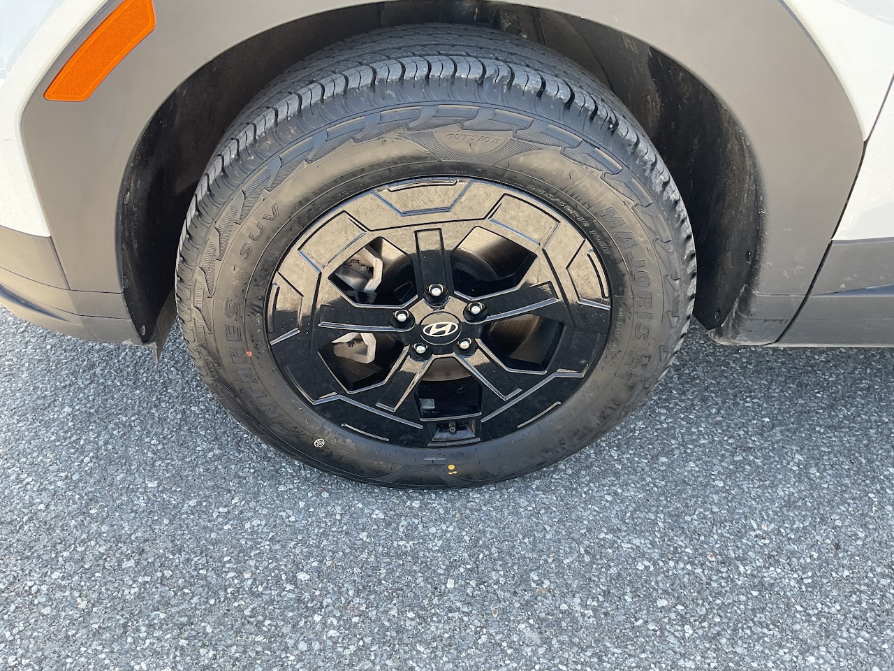 2025 Hyundai Santa Fe — photo 10 of 34
