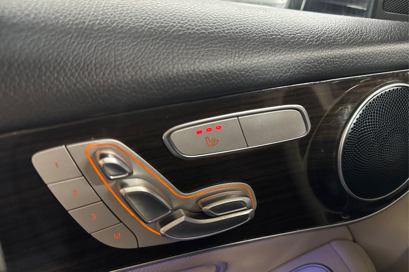 2020 Mercedes-Benz GLC Coupe — photo 33 de 35
