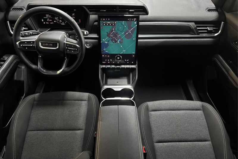 2025 GMC Terrain — photo 17 of 34