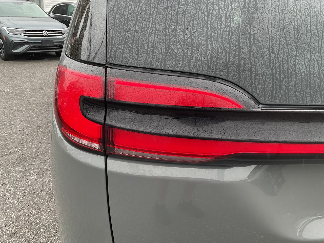 2025 Chrysler Pacifica — photo 25 of 34