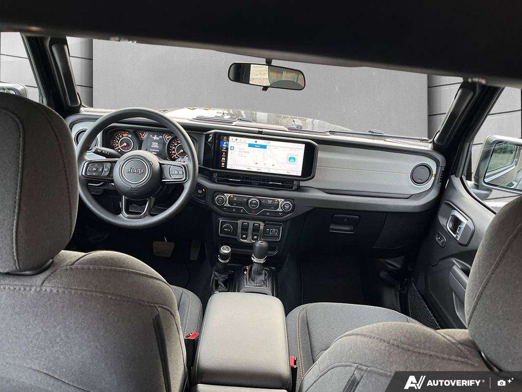 2026 Jeep Wrangler — photo 23 de 24