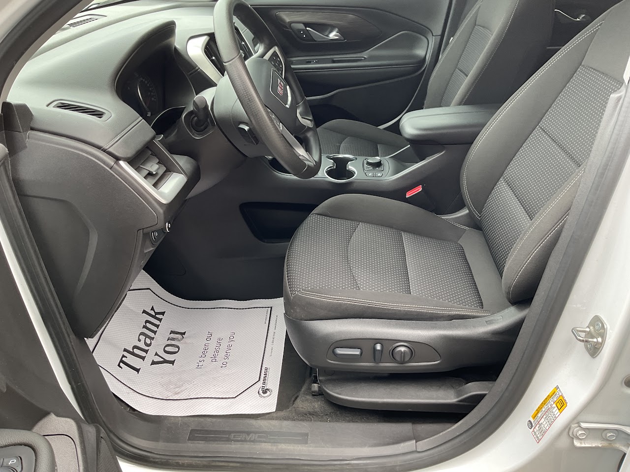 2024 GMC Terrain — photo 20 of 34