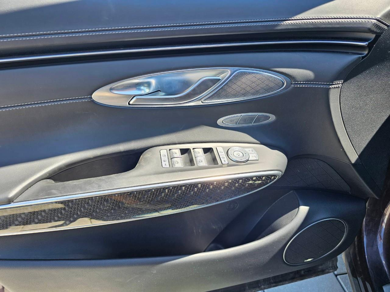 2022 Genesis GV70 — photo 6 of 19