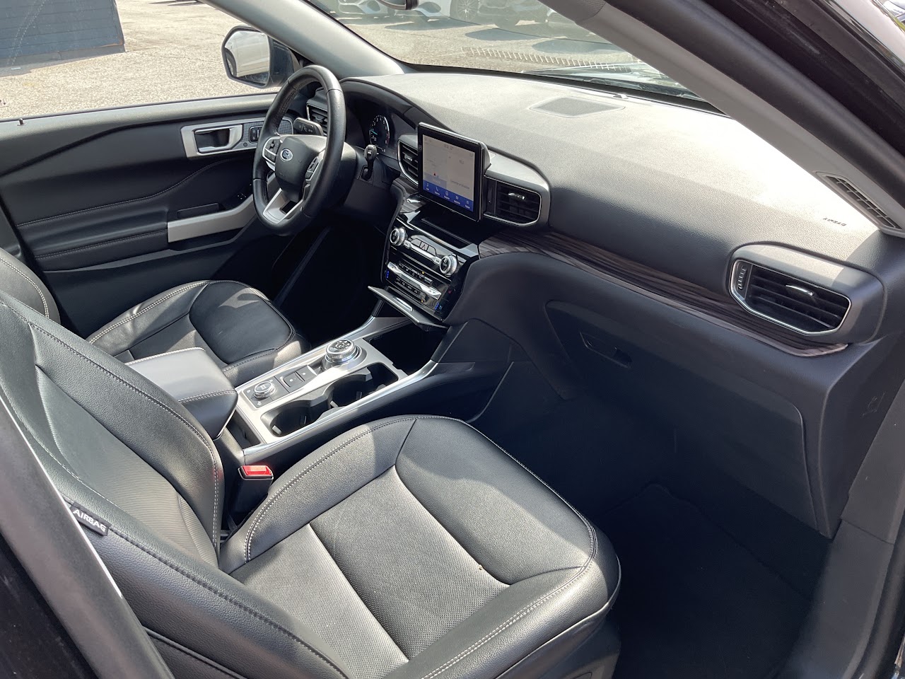 2024 Ford Explorer — photo 22 of 34