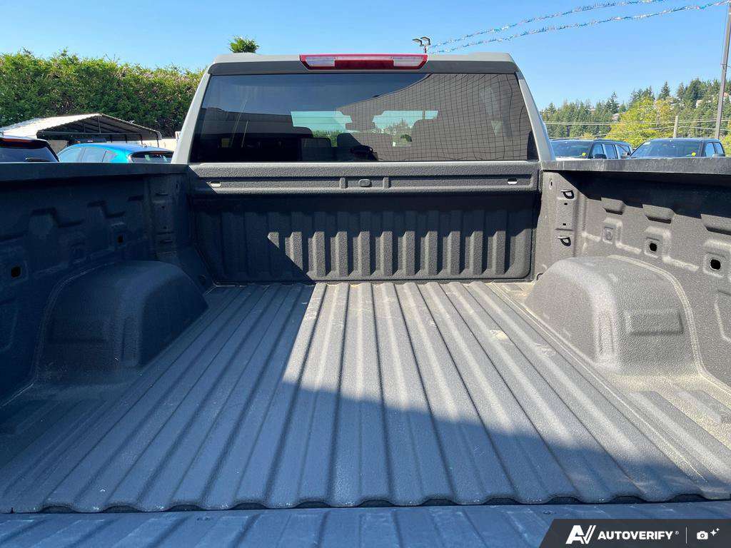 2024 Chevrolet Silverado 1500 — photo 12 of 25