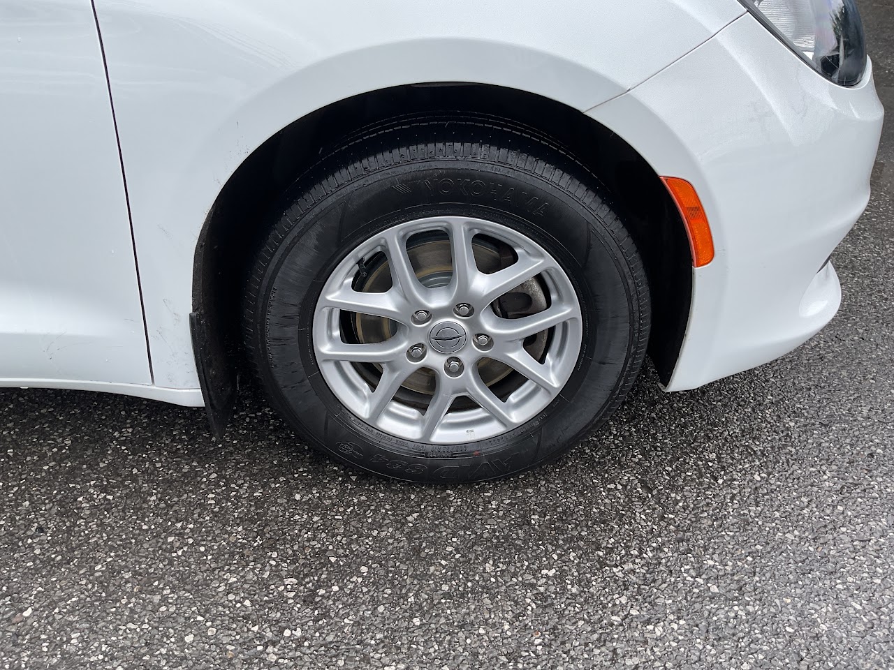 2023 Chrysler Grand Caravan — photo 12 of 34