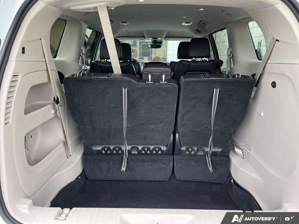 2023 Chrysler Pacifica — photo 12 of 25