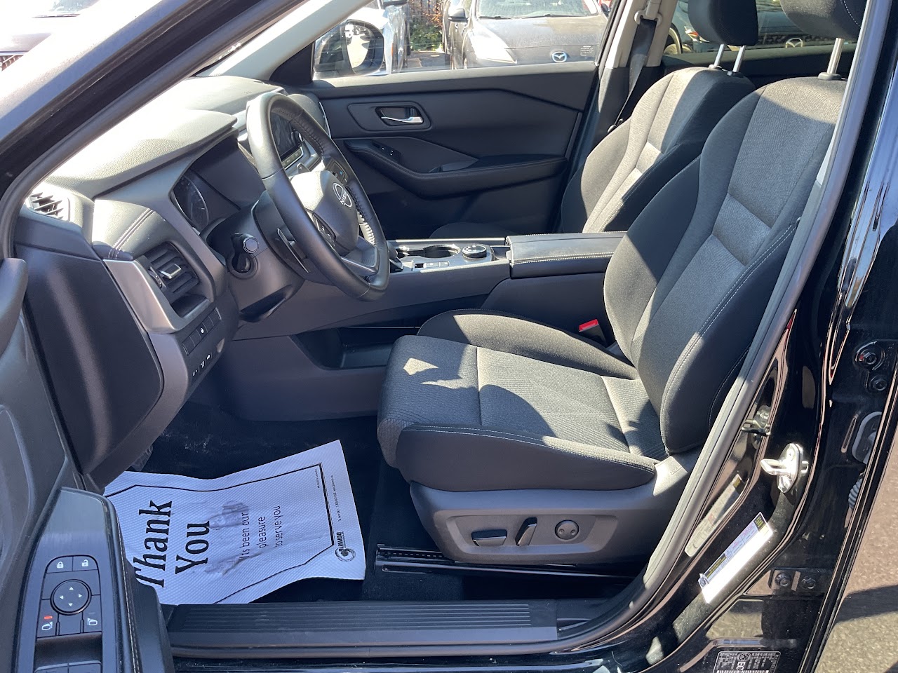 2025 Nissan Rogue — photo 22 of 34