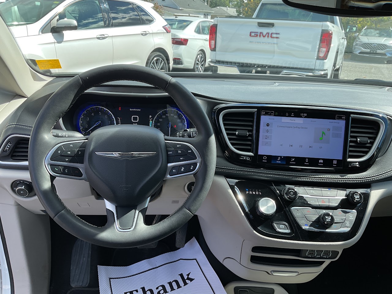 2024 Chrysler Pacifica — photo 31 of 34