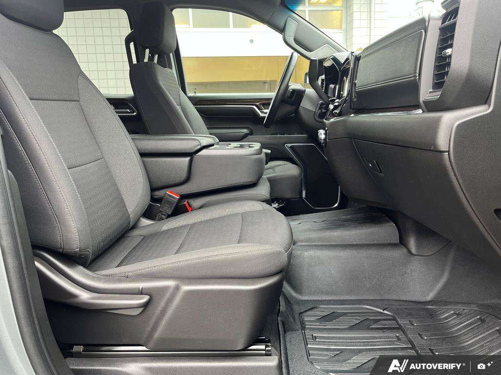 2023 GMC Sierra 1500 — photo 22 of 25